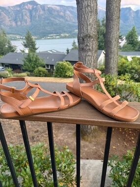 Women's Tan Strappy T‑Bar Sandals